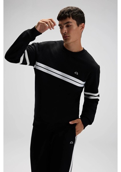 Pamuklu Regular Fit Bisiklet Yaka Şerit Detaylı Sweat Erkek Sweat EM618