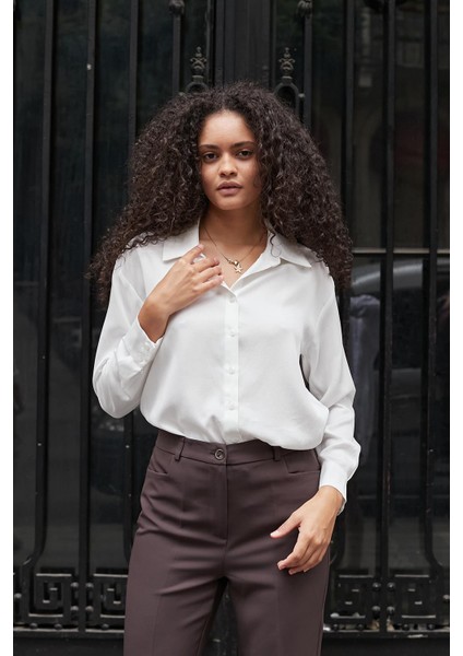 Kadın Pamuksu Modal Cupra Kumaş Yakalı Yanları Yırtmaçlı Uzun Kol Gömlek-Krem fırsatları