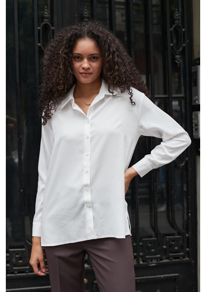 Kadın Pamuksu Modal Cupra Kumaş Yakalı Yanları Yırtmaçlı Uzun Kol Gömlek-Krem indirimleri