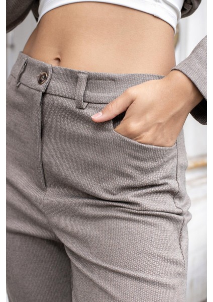 Kadın Balıksırtı Desenli Yüksek Bel Alman Cepli Boru Paça Kumaş Pantolon-Bej Balıksırtı fiyatları