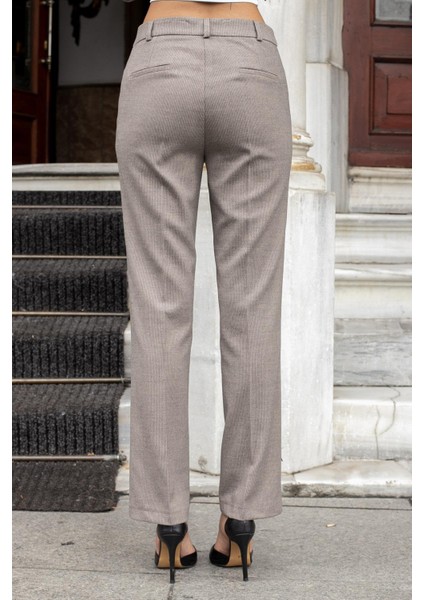 Kadın Balıksırtı Desenli Yüksek Bel Alman Cepli Boru Paça Kumaş Pantolon-Bej Balıksırtı indirimleri