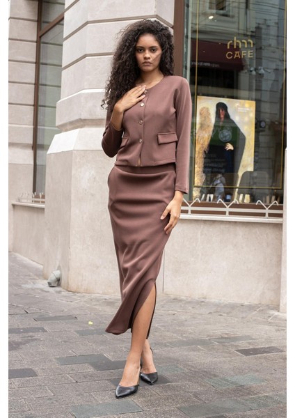 Kadın Ipeksi Esnek Modal Kumaş Yüksek Bel Cepli Beli Lastikli Yandan Yırtmaçlı Uzun Etek-Kahve