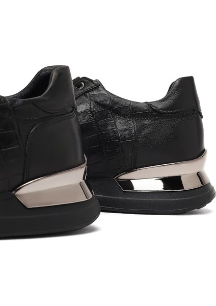 Erkek Siyah Bağcıklı Kalın Tabanlı Deri Sneaker 25WFD622214