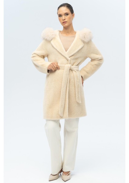 Kapüşonu Kürklü Inci Detaylı Peluş Kaban Bej 3097-TK fiyatları