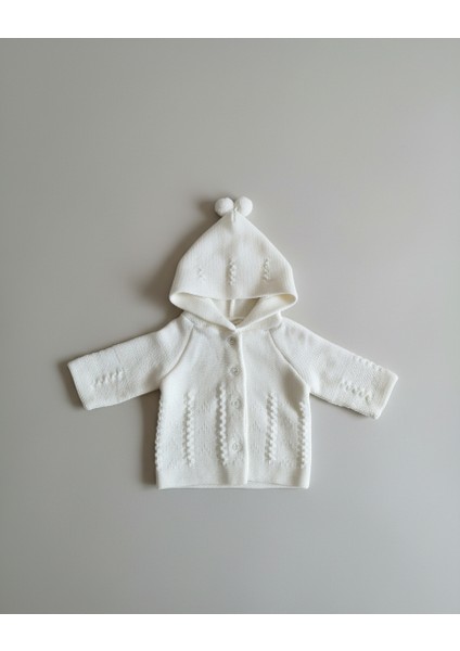 Ponponlu Kulak Detaylı Kapüşonlu Desenli Triko Bebek Hırkası