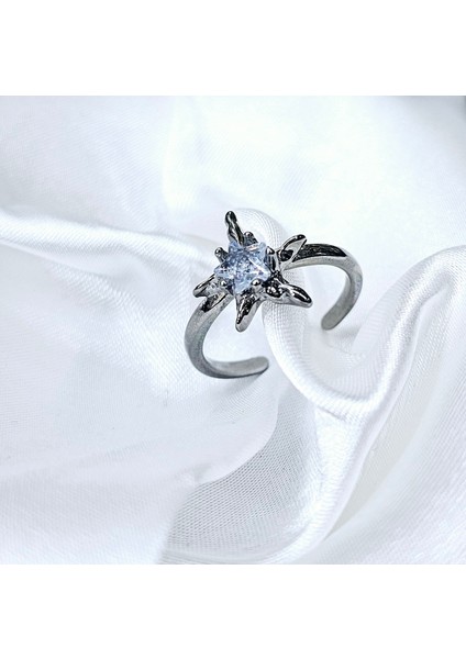 Y2K Taşlı Asimetrik Yıldız Yüzük