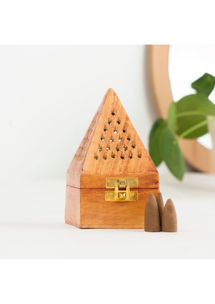 Kule Temalı Ahşap Konik Tütsülük