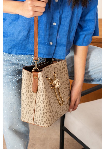 Just & Polo Kadın Vizon Taba Monogram Desenli Ayarlanabilir Askılı Çok Bölmeli Lüks El ve Omuz Çantası modelleri