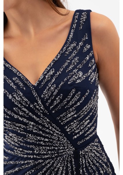 Kadın Lacivert Kolsuz V Yaka Yırtmaçlı Uzun Taşlı Balık Abiye fırsatları