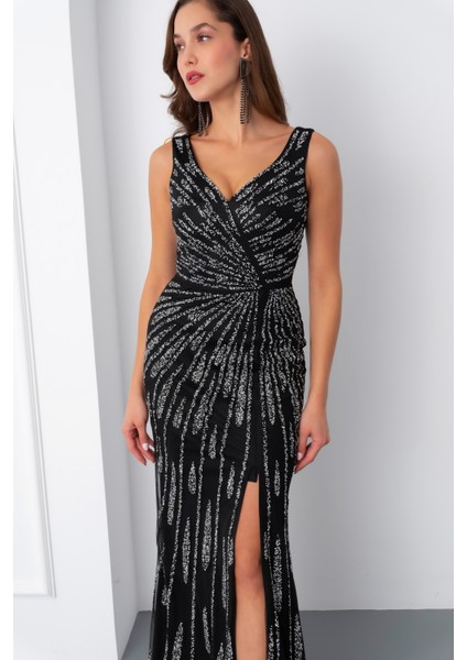 Kadın Siyah Kolsuz V Yaka Yırtmaçlı Uzun Taşlı Balık Abiye modelleri