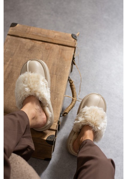 Kadın Cırtlı Çıkarılabilir Rahat Kaymaz Taban Peluş Kışlık Terliği indirimleri