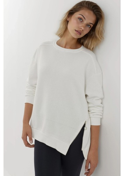 Kadın Şardonlu Fermuar Detaylı Bisiklet Yaka Sweatshirt Busem Collection White