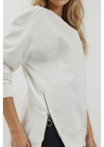 Kadın Şardonlu Fermuar Detaylı Bisiklet Yaka Sweatshirt Busem Collection White modelleri