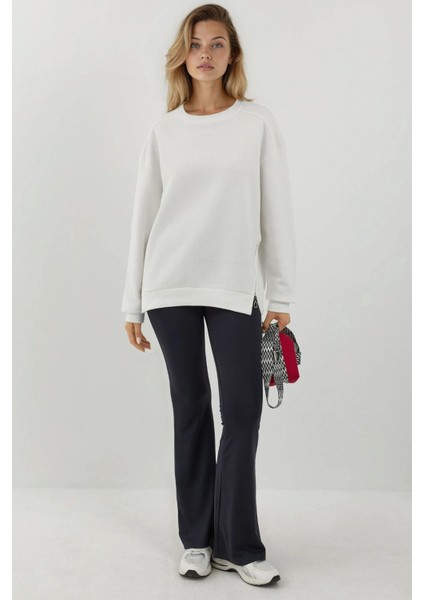 Kadın Şardonlu Fermuar Detaylı Bisiklet Yaka Sweatshirt Busem Collection White indirimleri