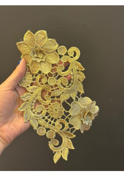 Altın Rengi Nakış Işleme Güpür Çiçekli Aplike Arma 21X13 cm