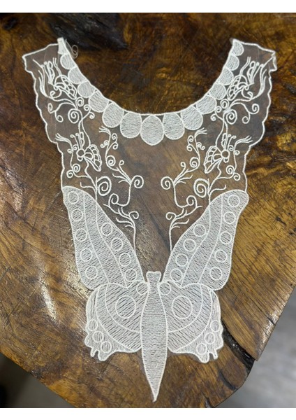 Ekru Kelebekli Tül Yaka Dikiş Aksesuarı 36X27 cm