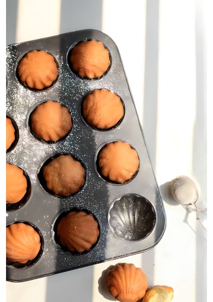 Karbon Çelik 12LI Istiridye Deniz Kabuğu Muffin Cupcake Kek Pişirme Kalıbı MT124 fiyatları