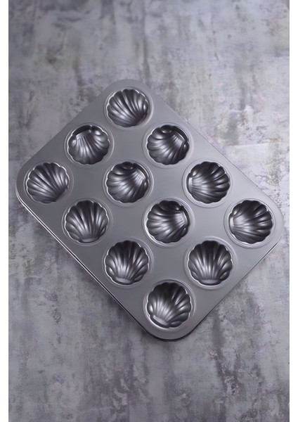 Karbon Çelik 12LI Istiridye Deniz Kabuğu Muffin Cupcake Kek Pişirme Kalıbı MT124 fırsatları