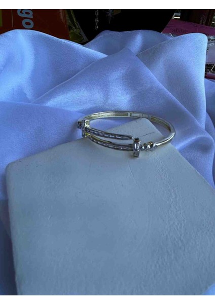 Cartiers Baget Kelepçe fırsatları