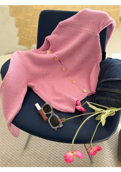 Kalp Düğmeli Triko Hırka