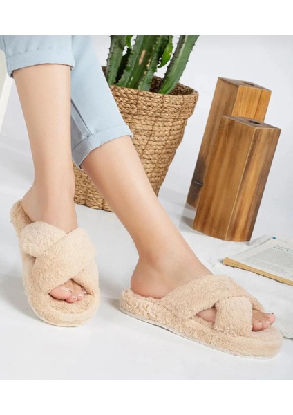 Peluş Pofuduk Çapraz Model Kadın Ev Terliği Rahat ve Şık Kışlık Hafif Kaymaz Çeyiz Terliği