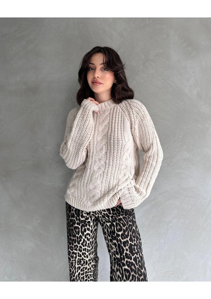Bisiklet Yaka Örgü Desenli Triko Kazak