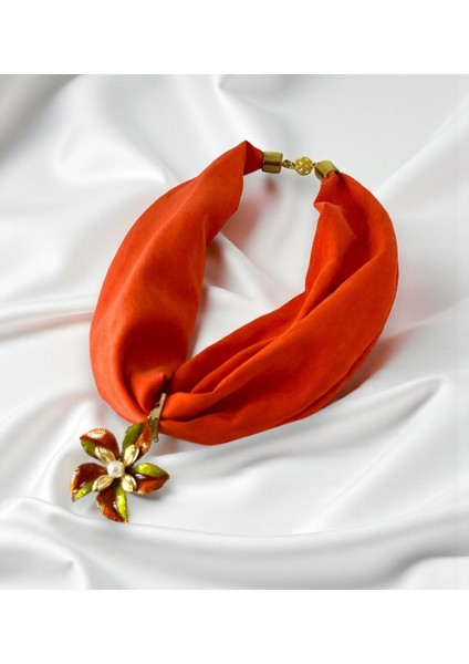 Çiçek Detaylı Şık Tasarım Kumaş Fular Kolye