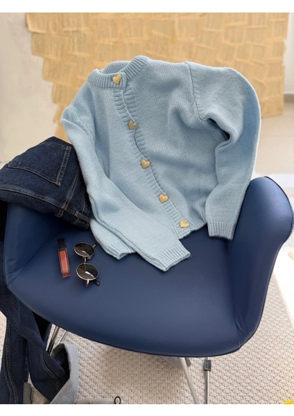 Kalp Düğmeli Triko Hırka