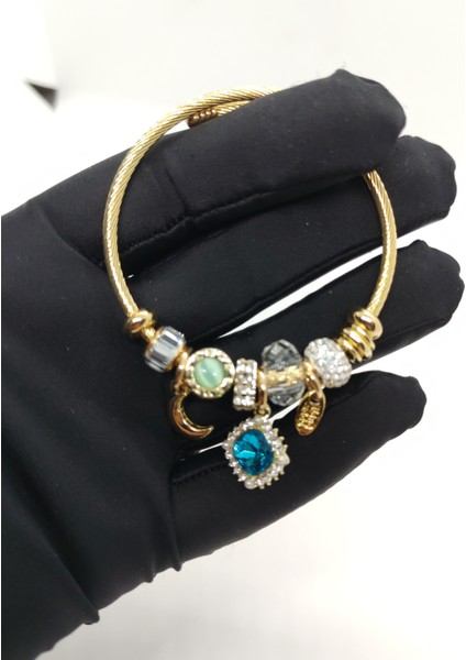 Charm Çelik Bileklik Gold Zümrüt Taşlı
