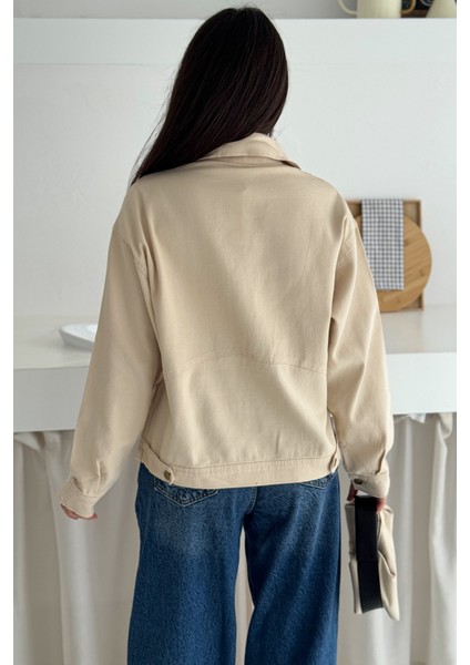Kadın Yırtık Detaylı Crop Ceket – Dinamik & Sokak Stili