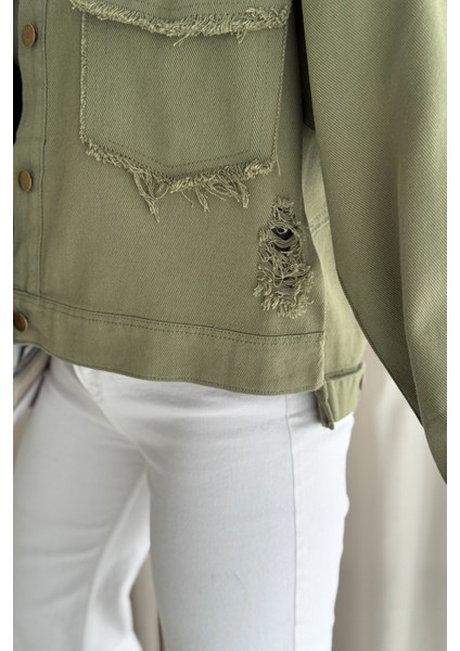 Kadın Yırtık Detaylı Crop Ceket – Dinamik & Sokak Stili