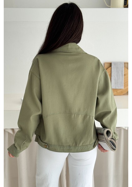 Kadın Yırtık Detaylı Crop Ceket – Dinamik & Sokak Stili