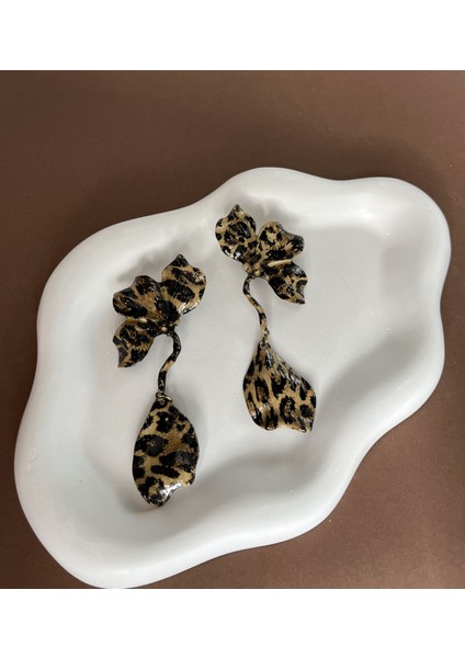 Sarkıt Yaprak Kahverengi Leopar Küpe fırsatları
