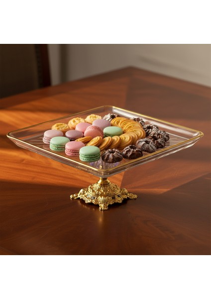 Kristal Metal Ayaklı Yaldızlı Kare Pasta Sunumluk modelleri