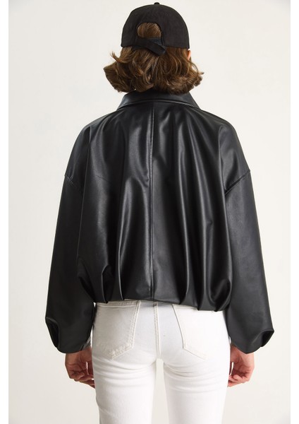 Kadın Oversize Tokalı Deri Ceket