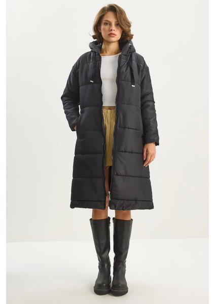 Kadın Kapüşonlu Uzun Şişme Kaban