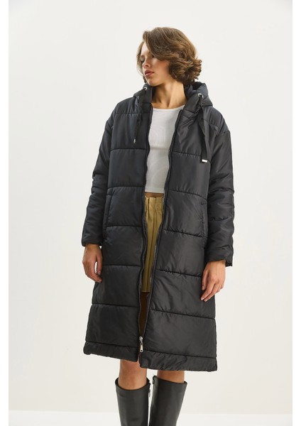 Kadın Kapüşonlu Uzun Şişme Kaban modelleri