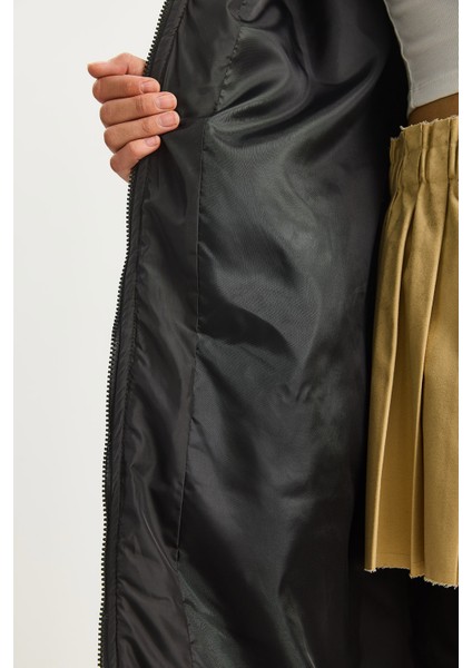 Kadın Kapüşonlu Uzun Şişme Kaban indirimleri