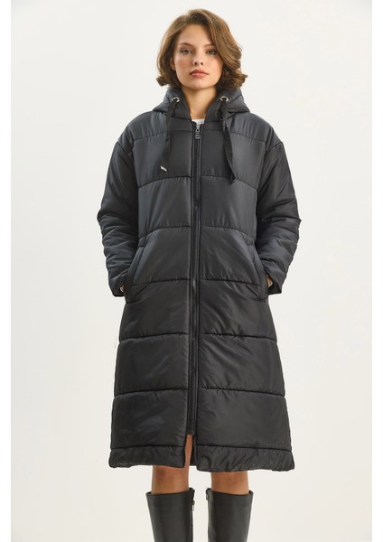 Kadın Kapüşonlu Uzun Şişme Kaban