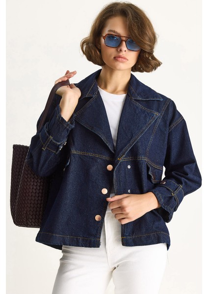 Kadın Geniş Yaka Uzun Kollu Ayarlanabilir Manşetli Denim Ceket