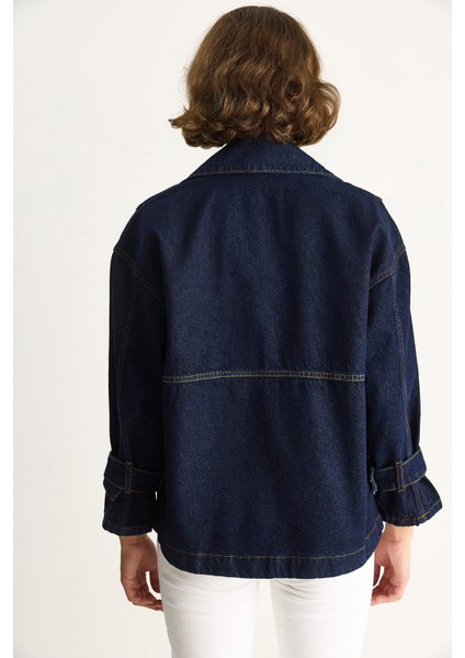 Kadın Geniş Yaka Uzun Kollu Ayarlanabilir Manşetli Denim Ceket
