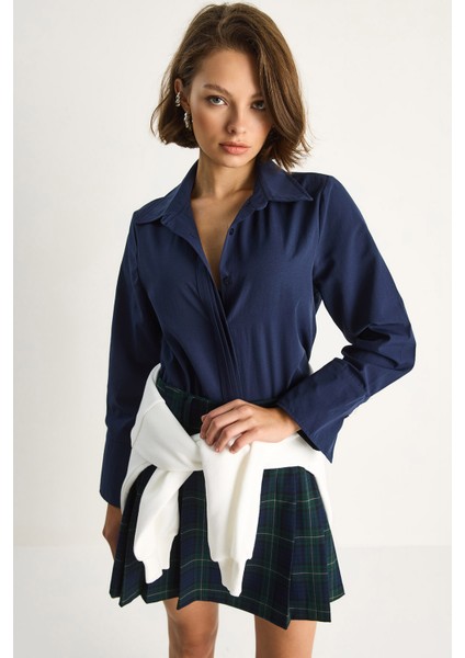 Kadın Pliseli Pat Detaylı Geniş Manşet Detaylı Klasik Yaka Gömlek fiyatları