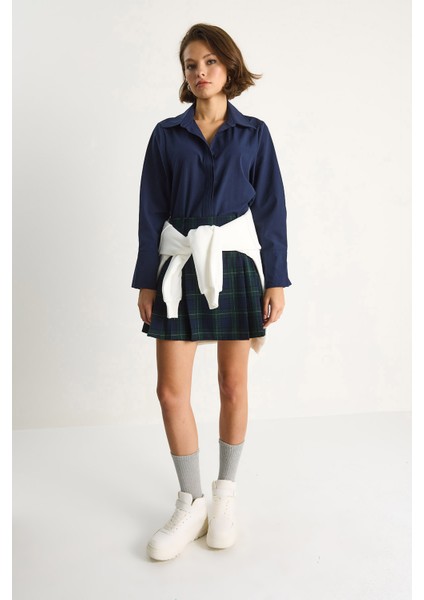 Kadın Pliseli Pat Detaylı Geniş Manşet Detaylı Klasik Yaka Gömlek modelleri