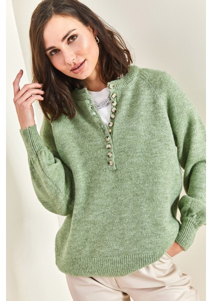 Kadın Yakası Ilikli Balıkçı Yaka Çizgili Triko Kazak modelleri