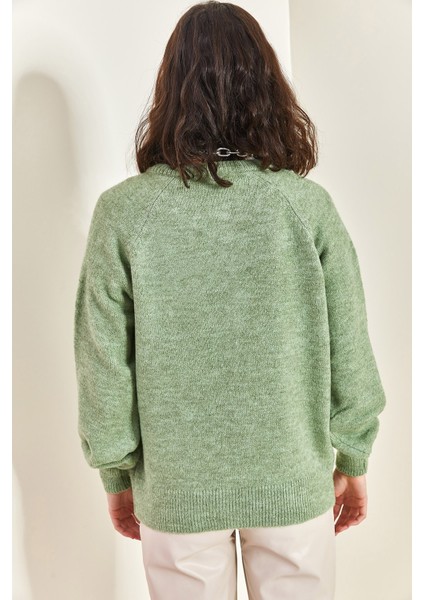 Kadın Yakası Ilikli Balıkçı Yaka Çizgili Triko Kazak