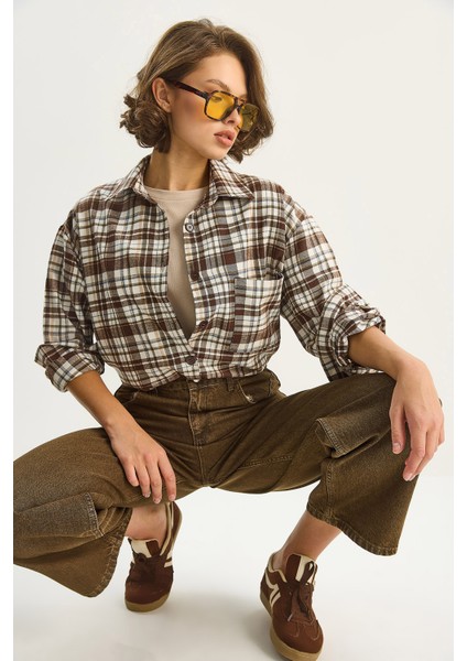 Kadın Tek Cep Detaylı Oversize Ekose Gömlek fiyatları