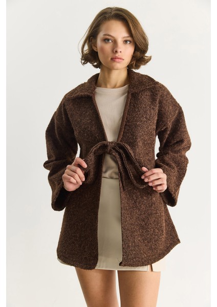 Kadın Gömlek Yaka Bağlama Detaylı Kırçıllı Kaşe Kaban fırsatları