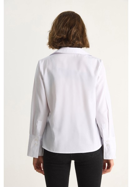 Kadın Pliseli Pat Detaylı Geniş Manşet Detaylı Klasik Yaka Gömlek