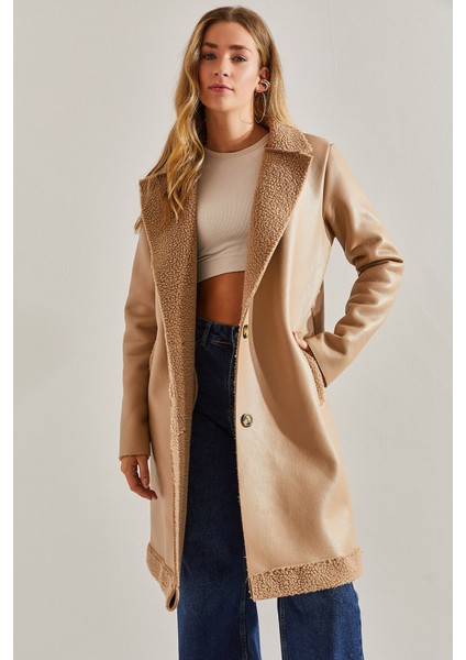 Kadın Düğmeli Deri Kaban