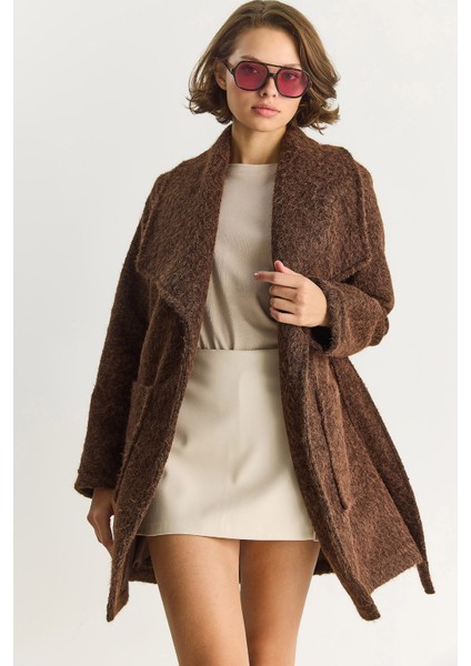 Kadın Kruvaze Yaka Astarlı Kuşak Bağlamalı Kırçıllı Kaşe Kaban